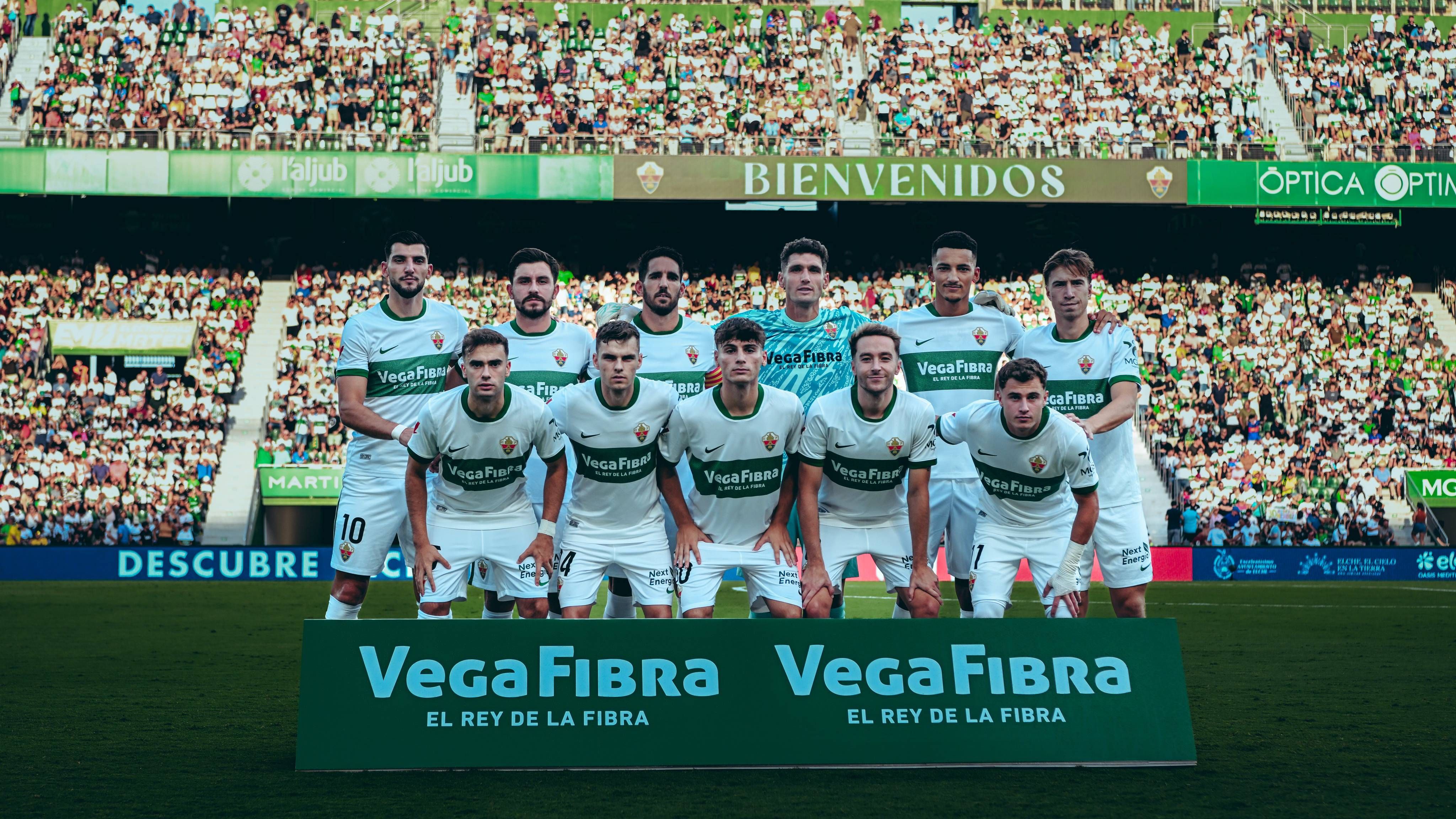 Elche CF 2-0 Levante UD: Rafa Mir y Eder Sarabia despiertan la ilusión en el Martínez Valero