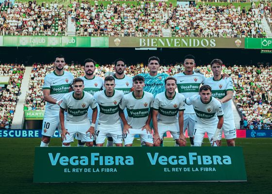 Elche CF 2-0 Levante UD: Rafa Mir y Eder Sarabia despiertan la ilusión en el Martínez Valero