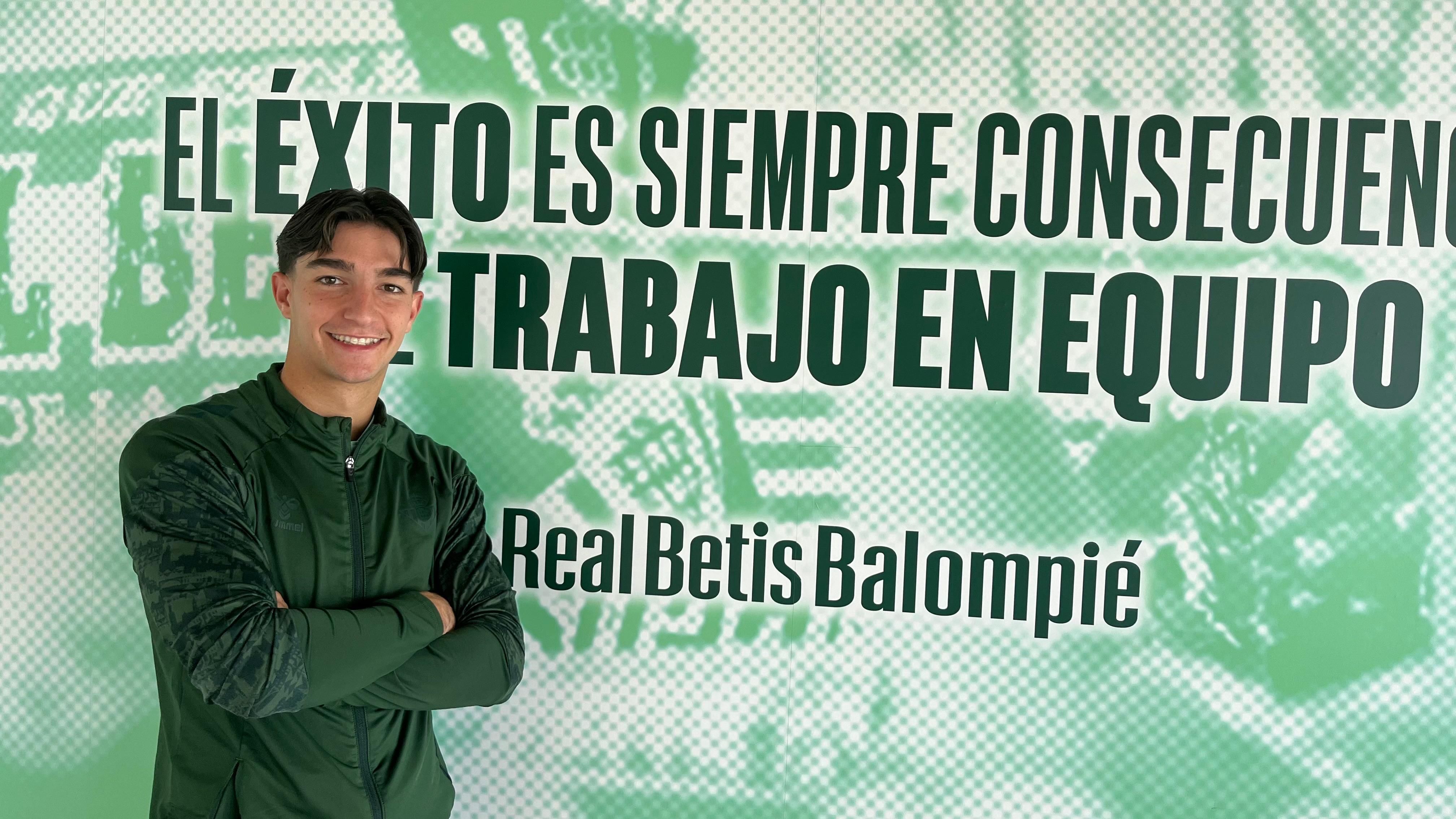 Carlos Reina, el escalón de Segunda división y del primer equipo: "Que suban Mateo, Jesús o Ángel nos hace ver que estamos a un pequeño pasito"