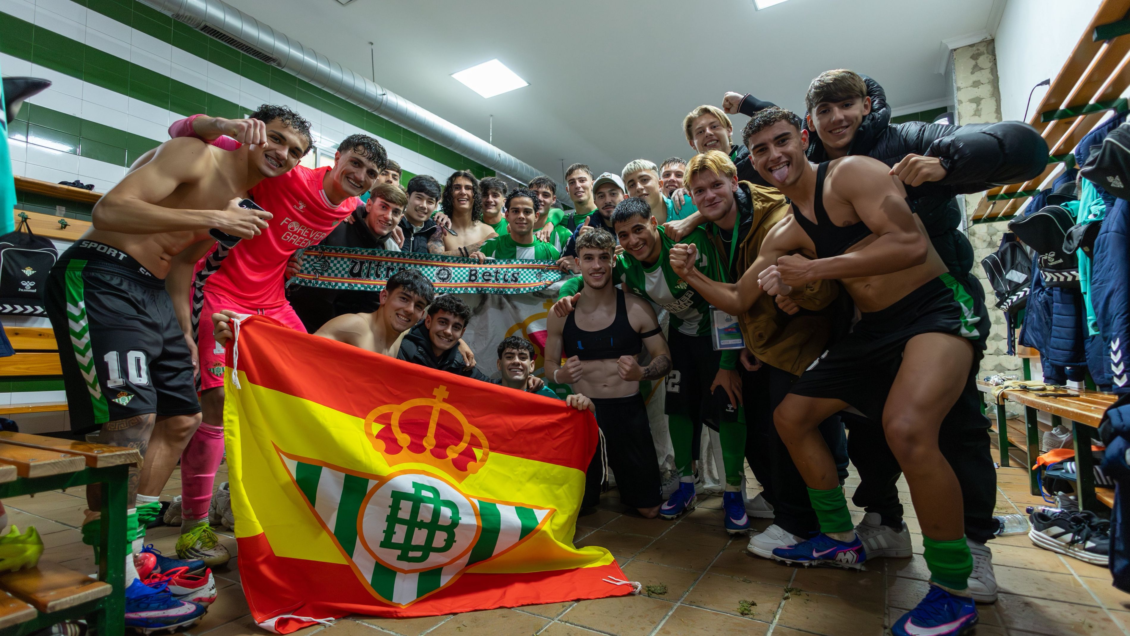 Betis 5-1 Tottenham: Una apisonadora rumbo a octavos de final