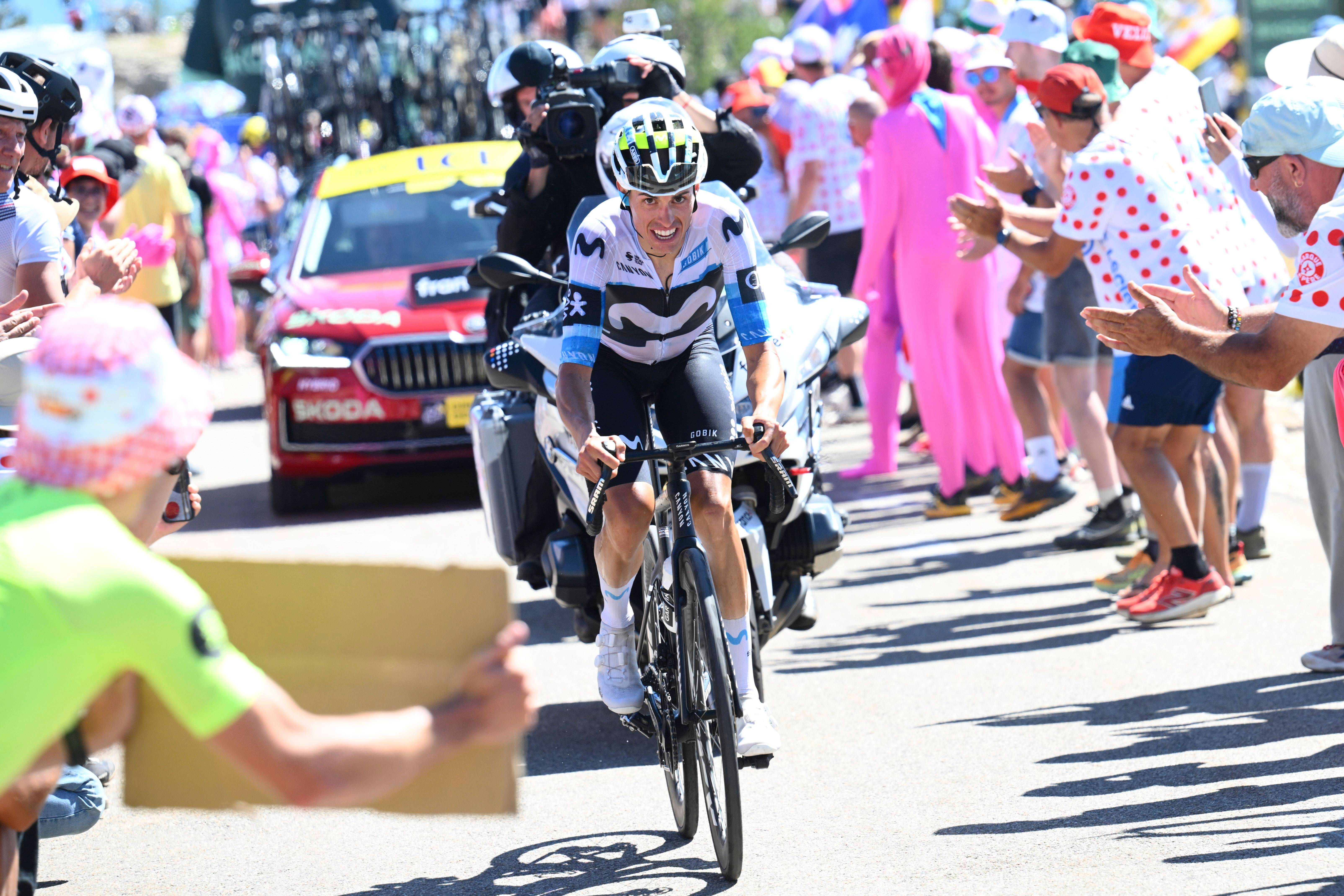 Enric Mas responde a la ambición del Movistar Team antes del Giro: "El trabajo está hecho para intentarlo y estar en el podio"