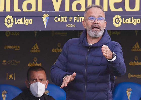 Álvaro Cervera, oficial