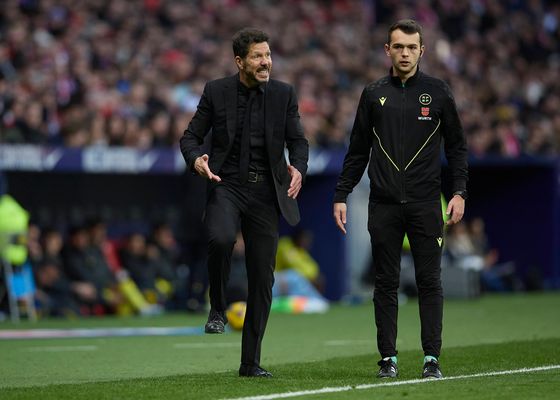 El Atlético de Madrid pende de un hilo antes de ir al Bernabéu