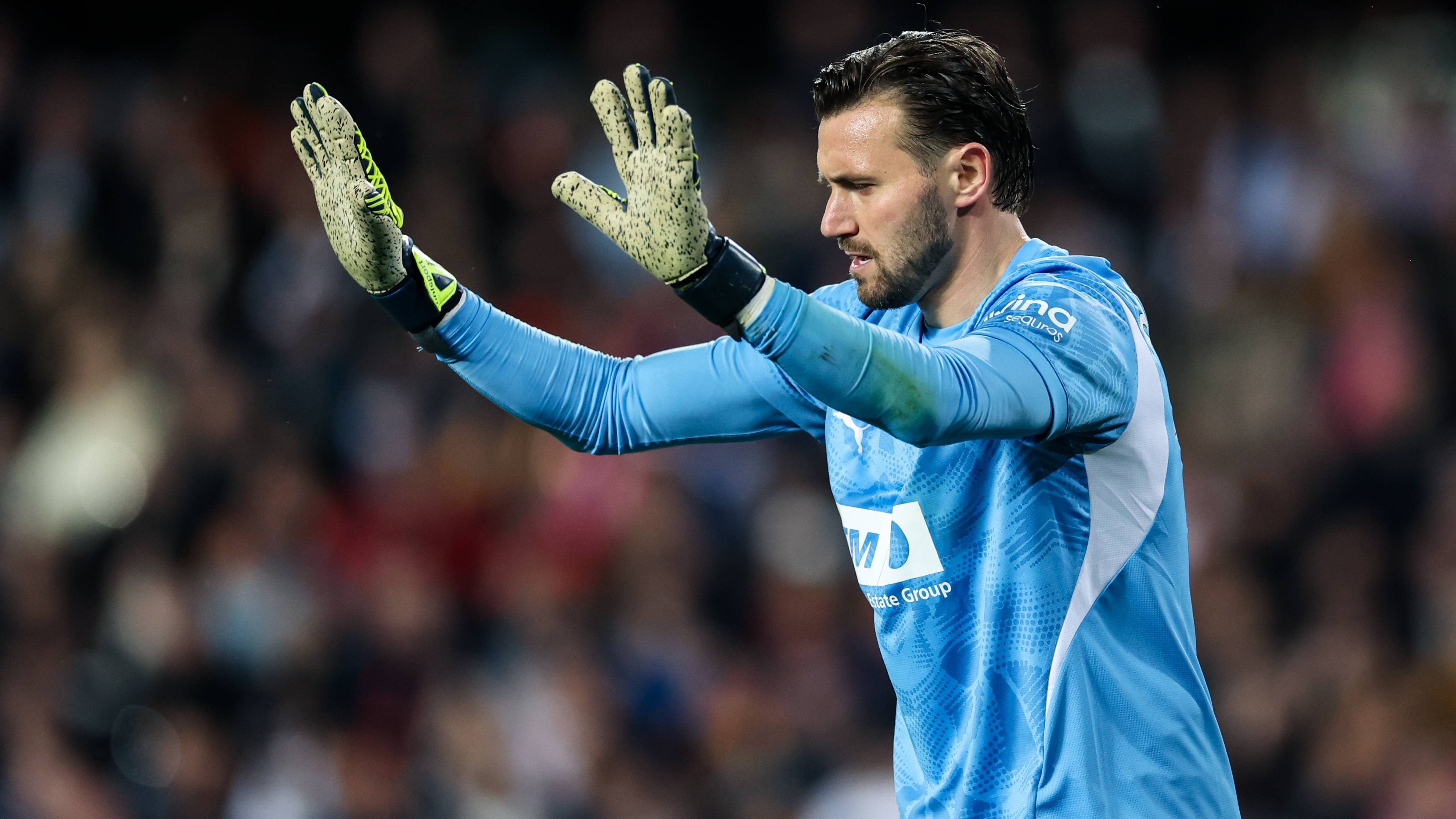 Dimitrievski recibe llamadas de Inglaterra, Italia y Bélgica para dejar el Valencia en enero  