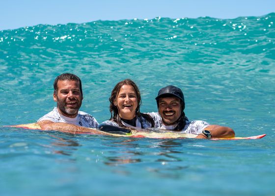 La campeona de surf adaptado que acapara focos y entrena en Málaga