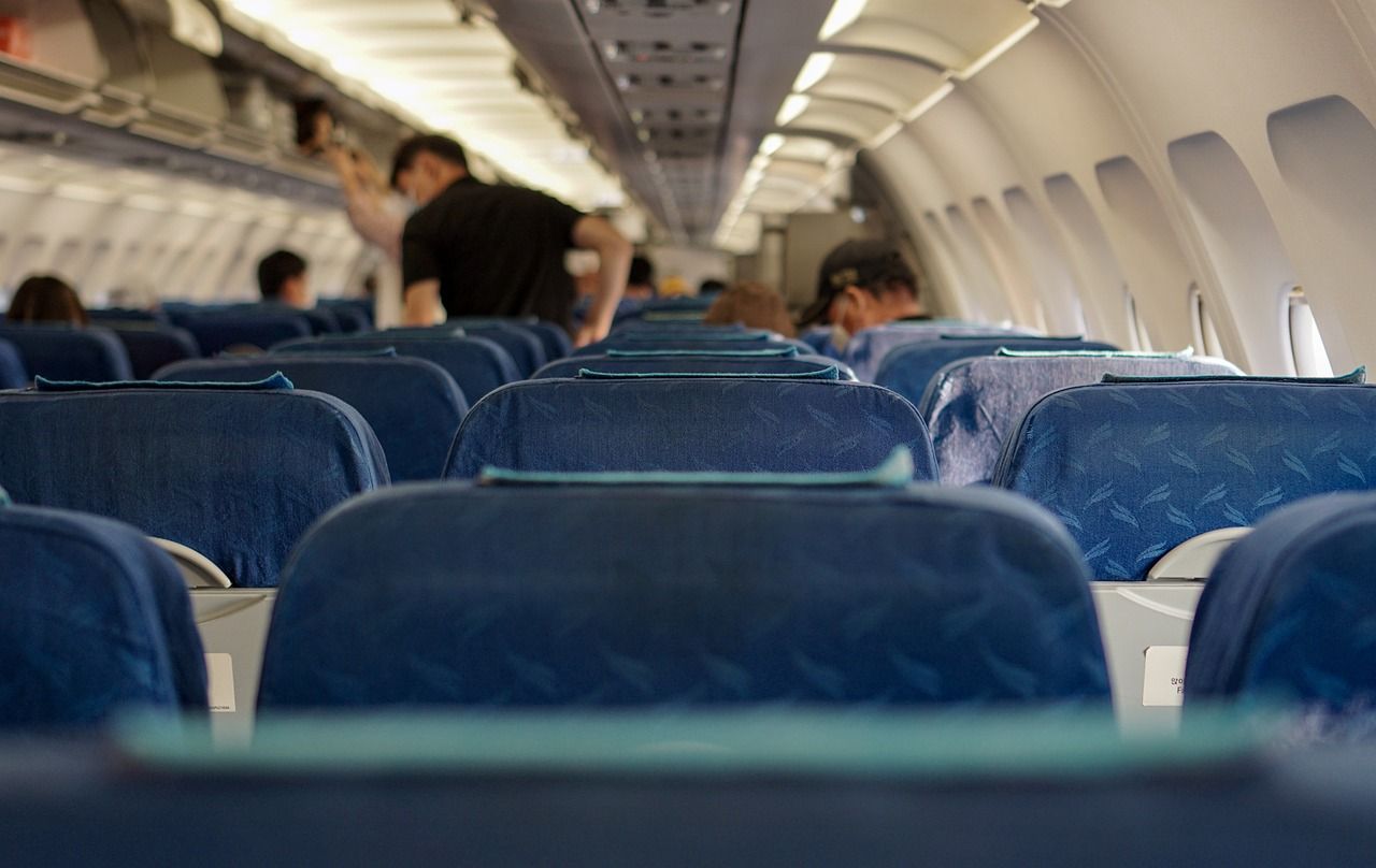 Los viajeros españoles, sentenciados por su comportamiento en los aviones 