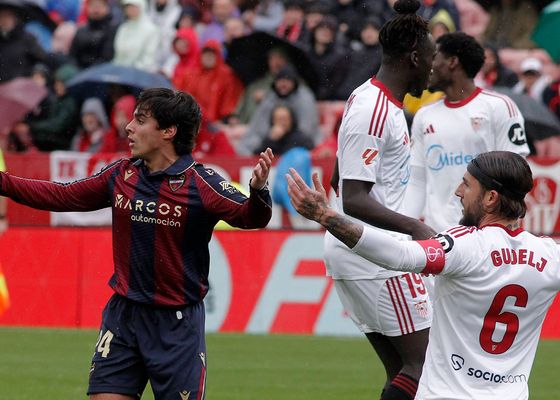 Sevilla 0-3 Levante: Isaac Romero, Carlos Álvarez y el 'Esto es lo que hay' de Almeyda... La vida en Nervión sigue igual o peor