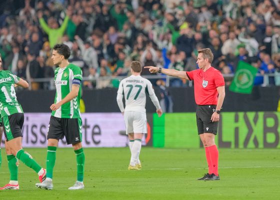 El fuera de juego de Abde en el gol de Amrabat: la sucesión de errores que impidieron que se anulara