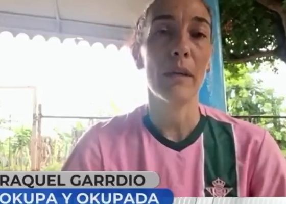 Una okupa se va de vacaciones a la República Dominicana y cuando vuelve a España se encuentra la casa okupada