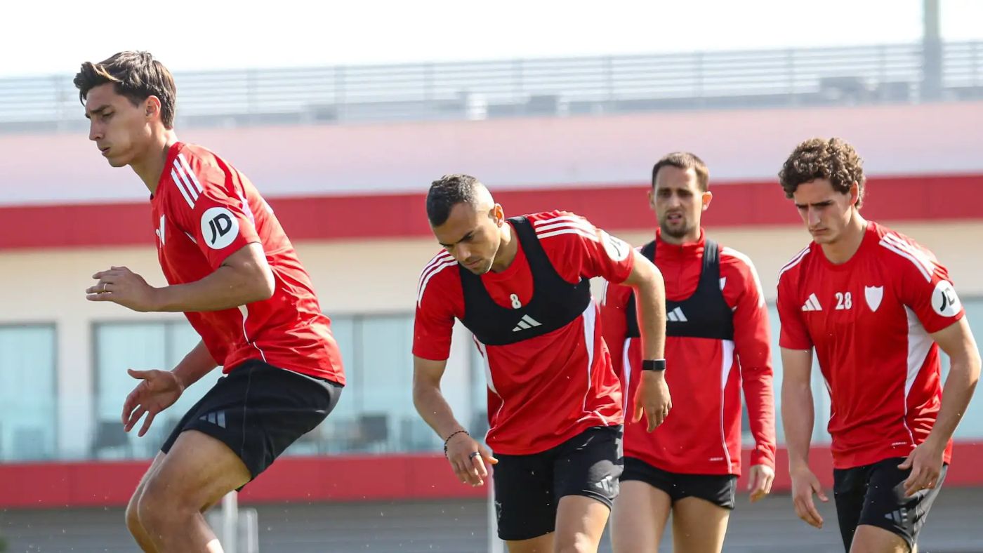 El Sevilla vuelve al trabajo pendiente de tres cambios por lesión y con ocho preocupaciones internacionales