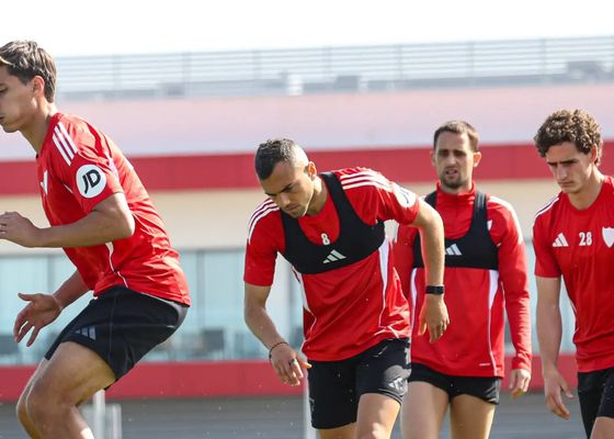 El Sevilla vuelve al trabajo pendiente de tres cambios por lesión y con ocho preocupaciones internacionales