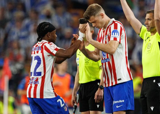 El Atlético de Madrid anuncia las lesiones de Sorloth y Lookman y da buenas noticias con Marcos Llorente