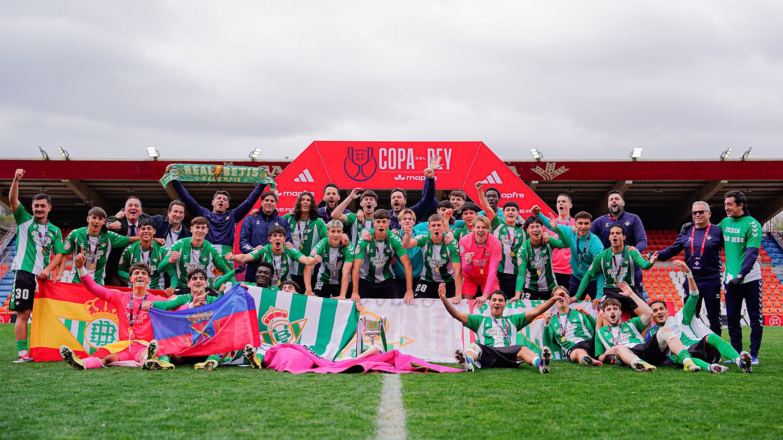 Barcelona 1-4 Betis: Campeón de la Copa del Rey con una exhibición ilusionante 