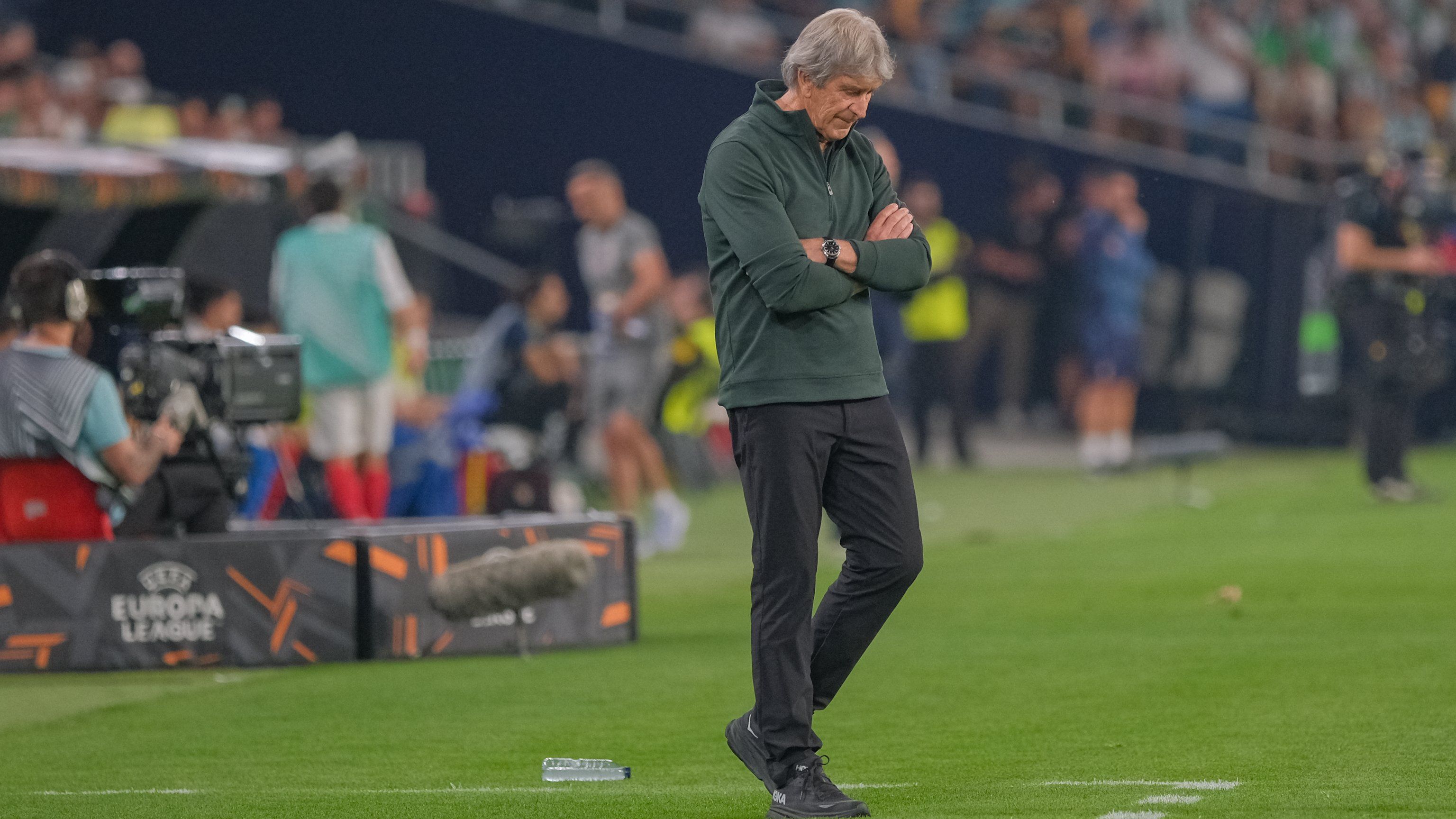 Pellegrini no habla de "fracaso" y mira más allá: "La Champions se nos complica" 