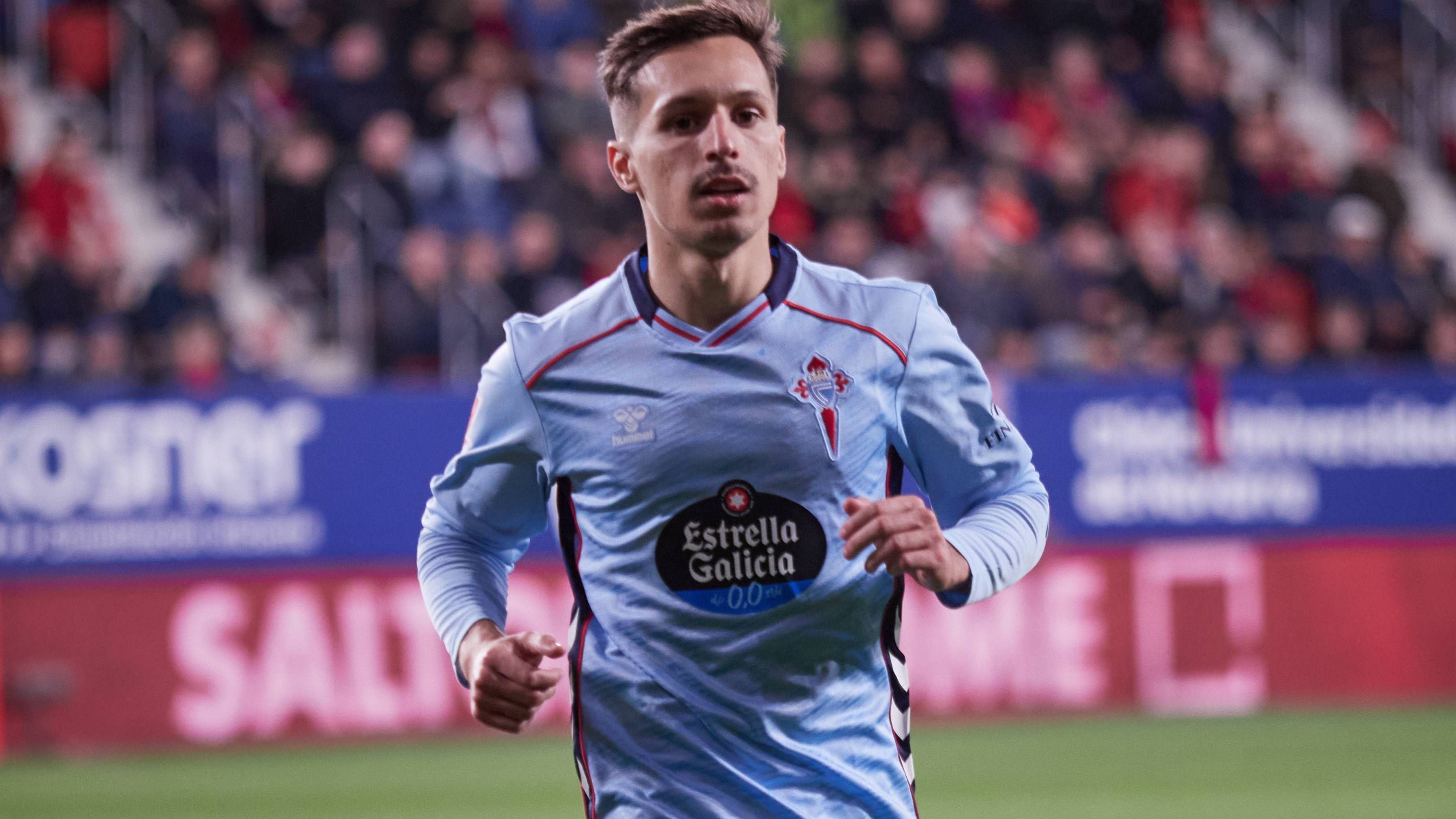 El Sadar estalla contra Bryan Zaragoza en su regreso a Pamplona