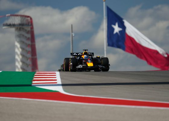 Max Verstappen marca aún más distancia con Piastri y Norris en Estados Unidos