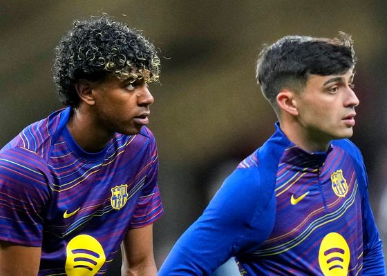 Lamine Yamal y Pedri mantienen vivo el espíritu de Cruyff: "La forma en la que se mueve con la pelota es muy similar a la de Cruyff"