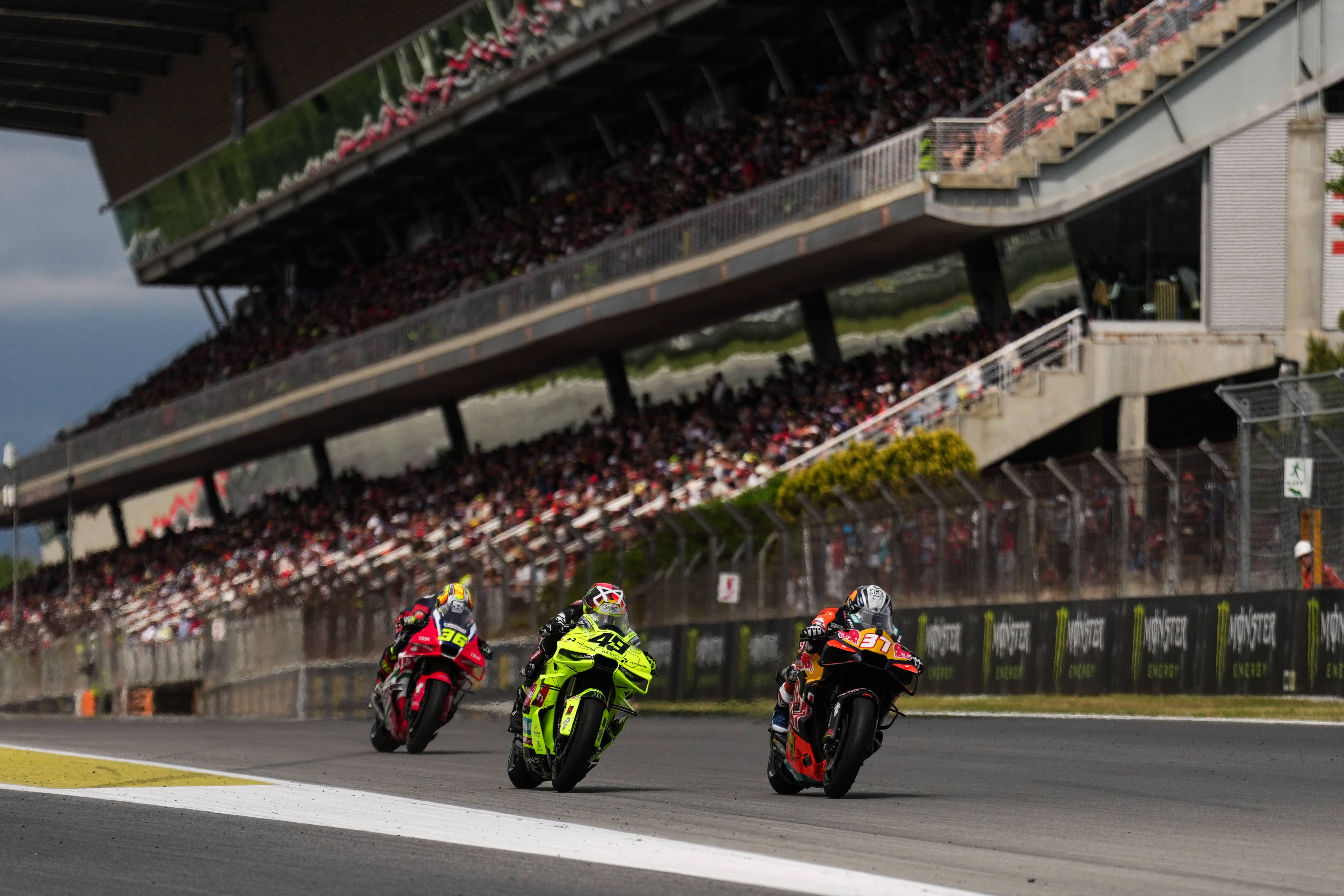 Rebelión de los pilotos en MotoGP tras la locura vivida en el GP de Cataluña: "La salud de la gente va por delante del show"