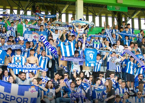 El Deportivo de la Coruña explota contra el Racing de Ferrol