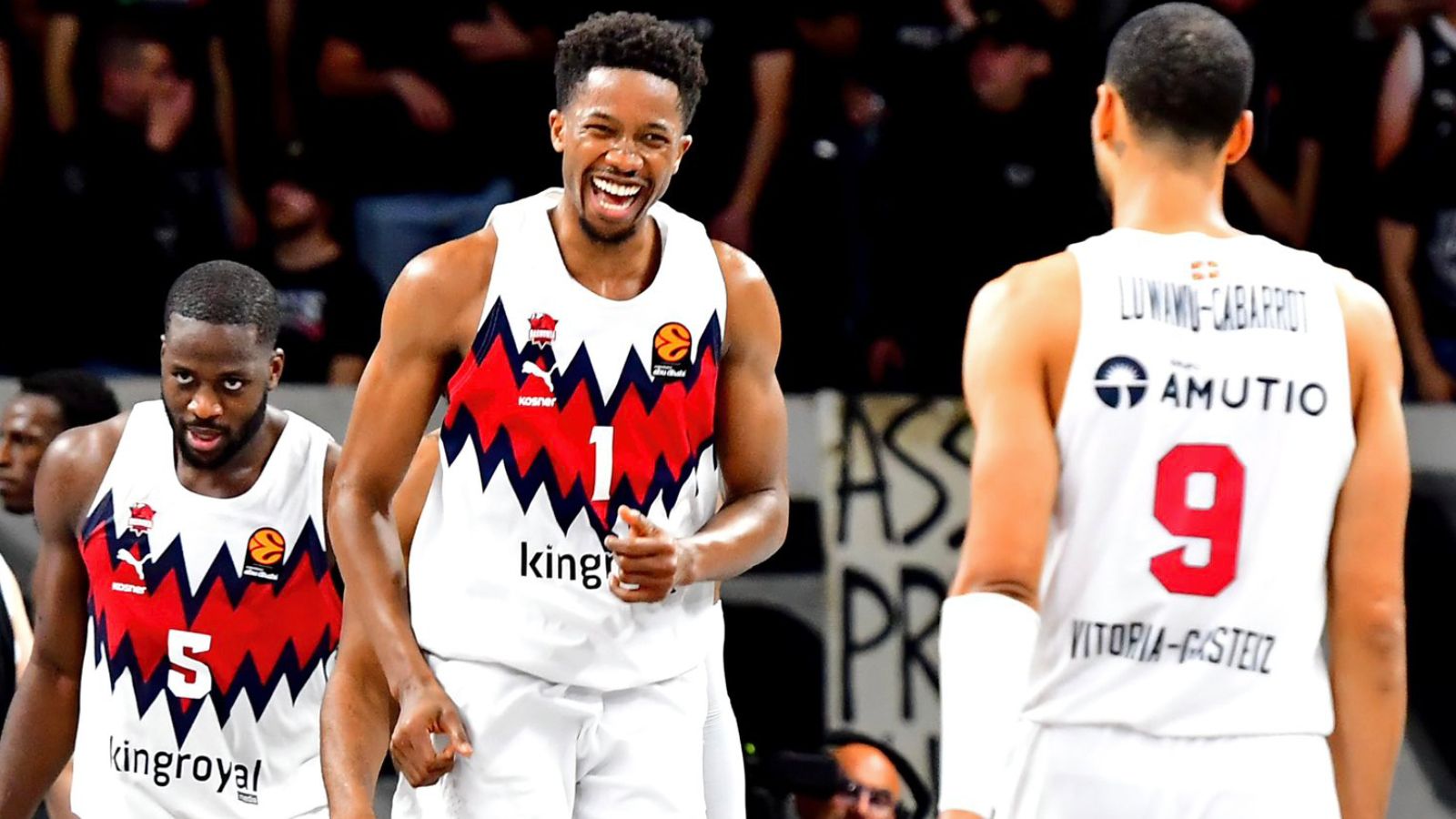 El Baskonia sigue maquillando su Euroliga en Bolonia