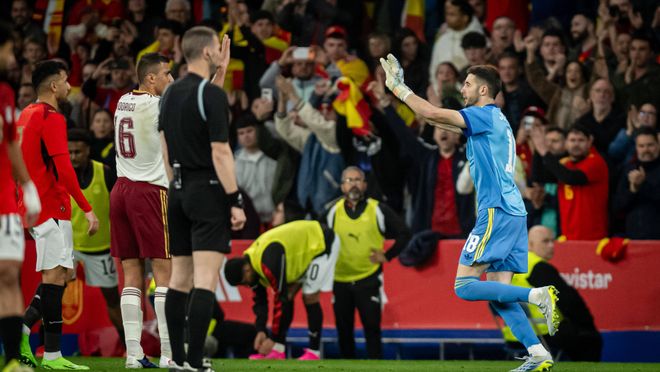 Un debut tan merecido como hipócrita retrata a Luis de la Fuente como seleccionador