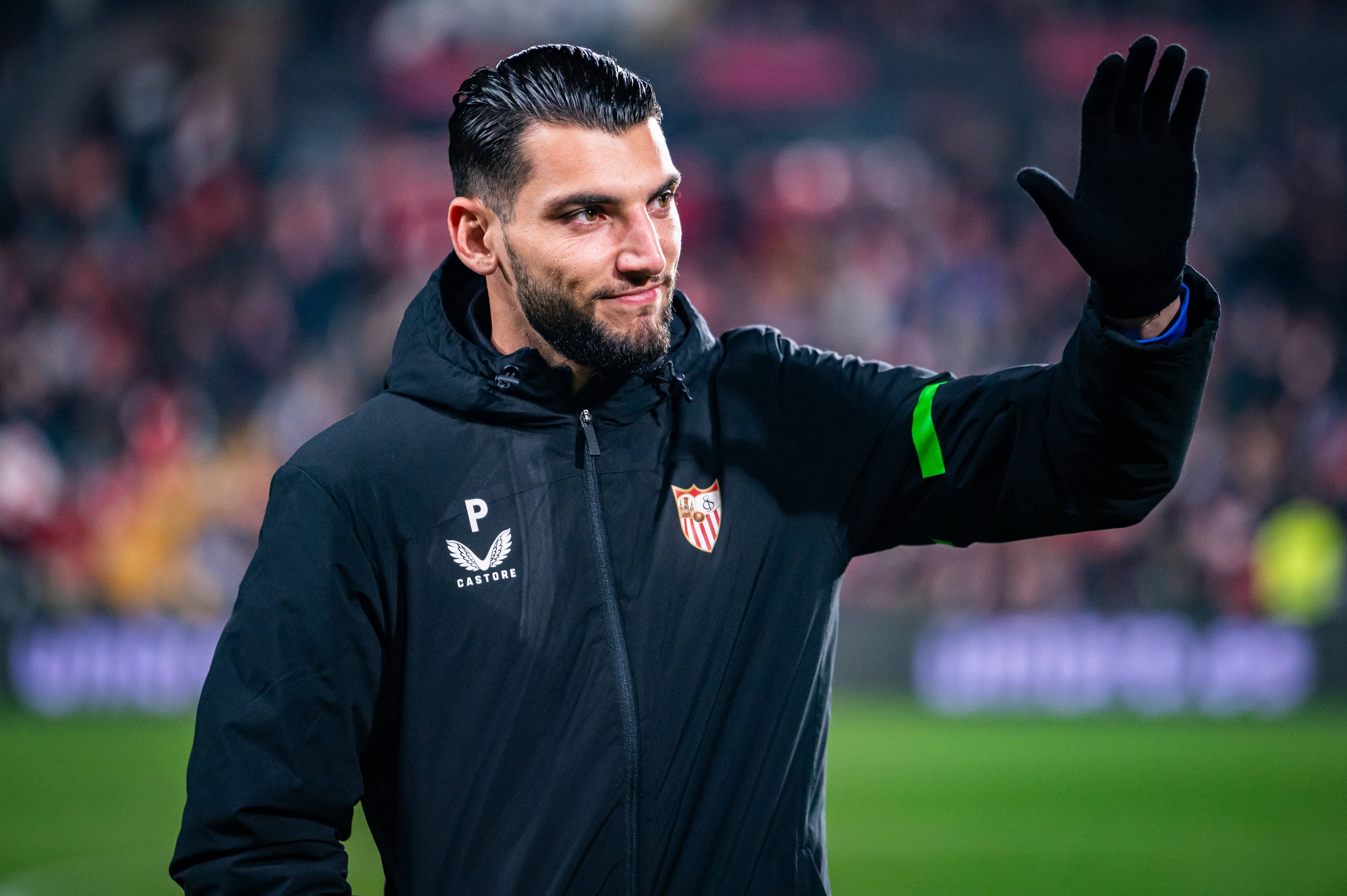 "Ni Valencia ni Sevilla convencen, Rafa Mir debe hablar"