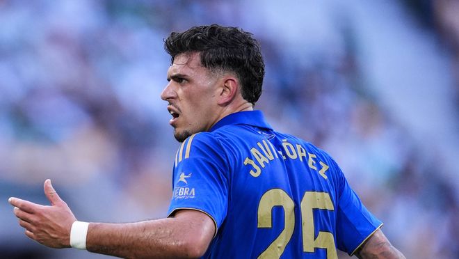 Javi López, que regresa a la Real Sociedad, deja en el aire su futuro