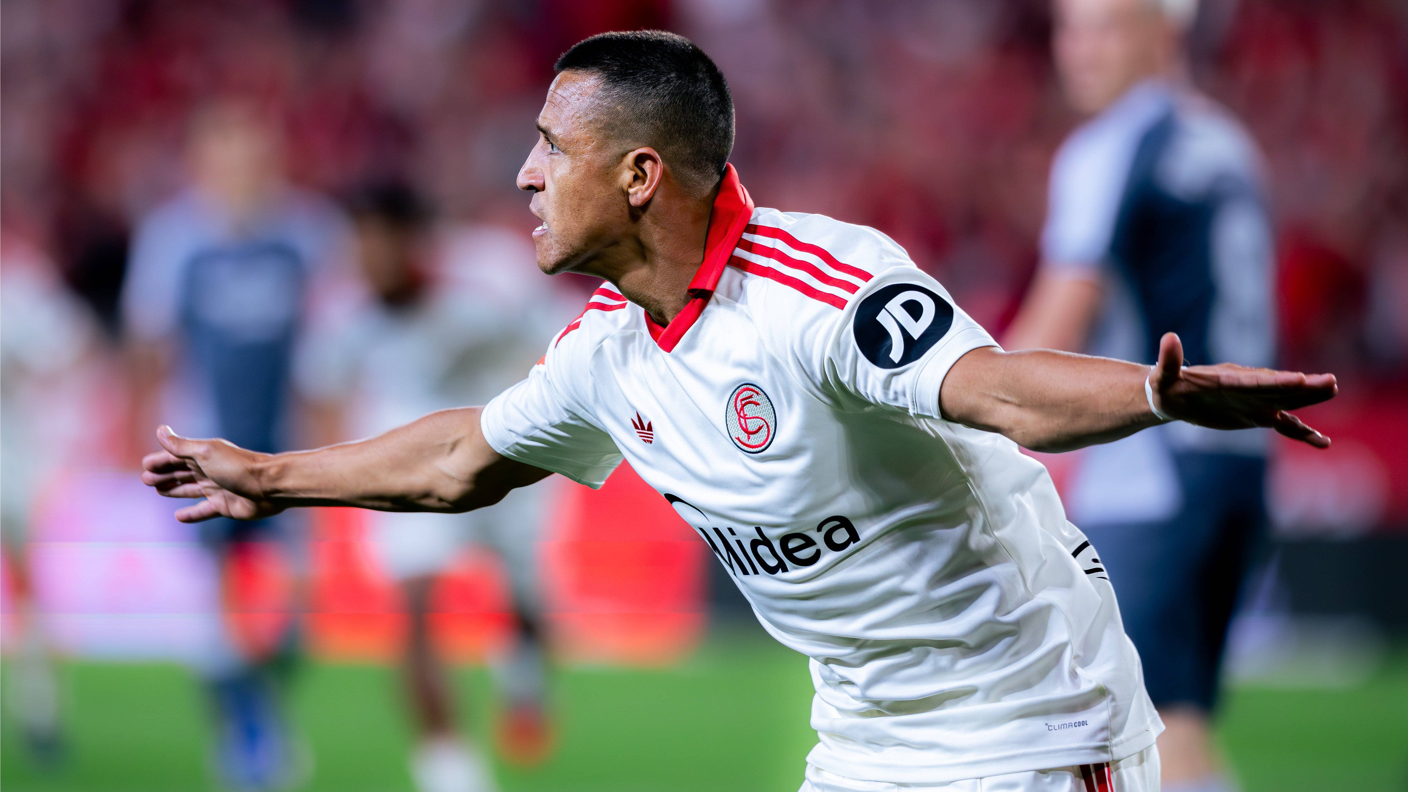 Suspiran por el renacido Alexis Sánchez, que agota sus días en el Sevilla: "No se discute nunca"