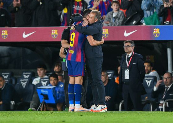 Hansi Flick homenajea a Lewandowski y ya piensa en el futuro: "No será fácil encontrar a su sustituto"