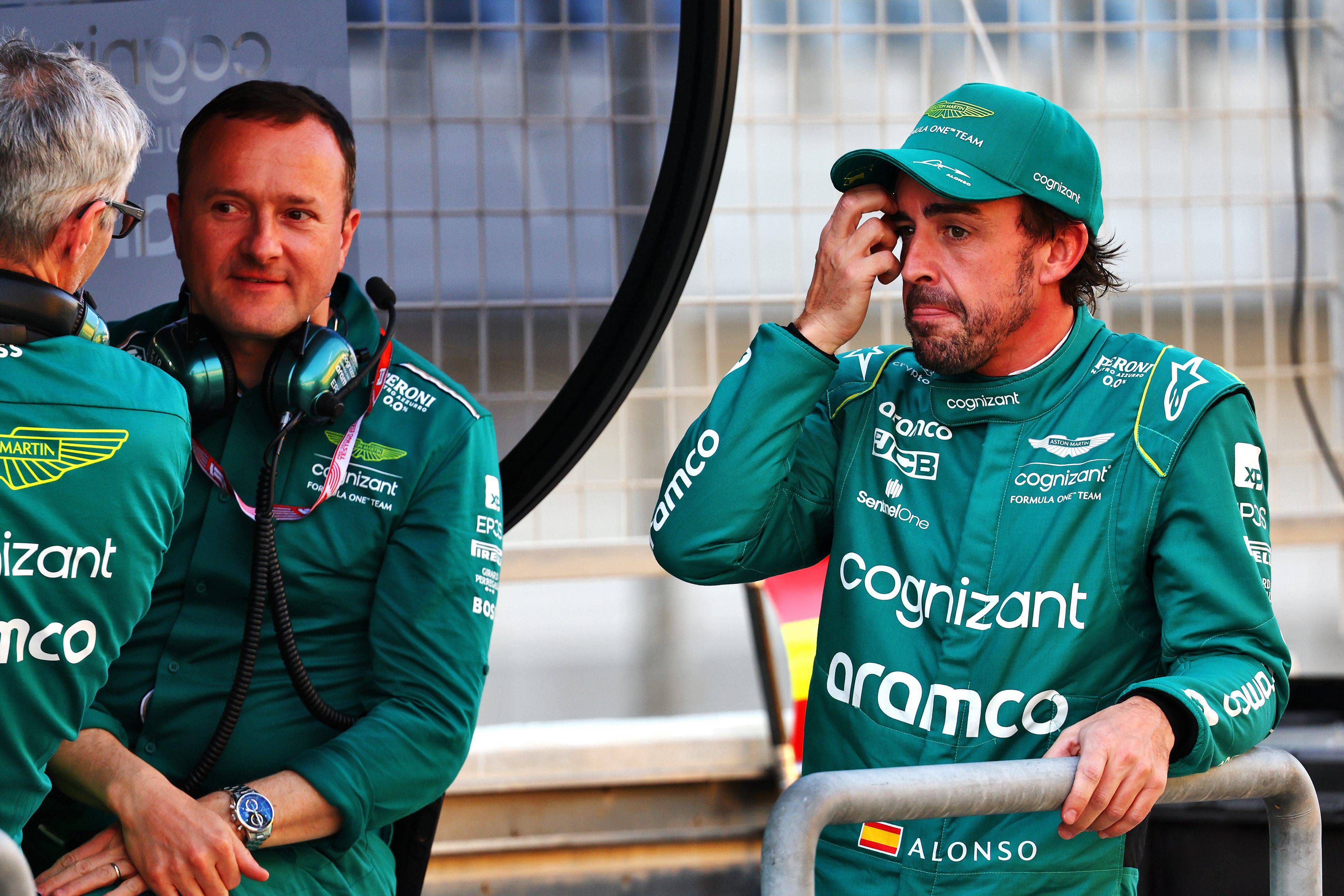 Aston Martin hace las paces con Fernando Alonso: "﻿Si tuviéramos un piloto contento sería una sorpresa"