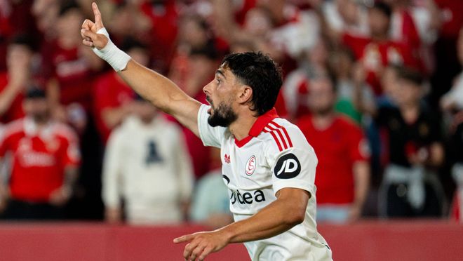 García Plaza agita la decisión del Sevilla sobre el fichaje definitivo de Neal Maupay 