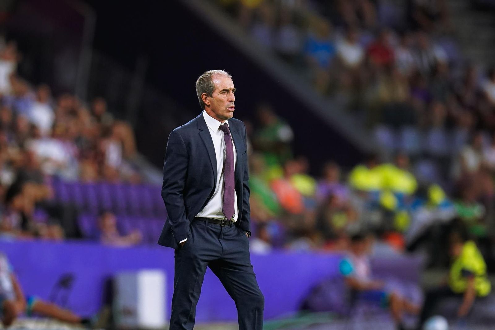 Guillermo Almada pierde los papeles y se enfrenta a la afición del Deportivo de La Coruña