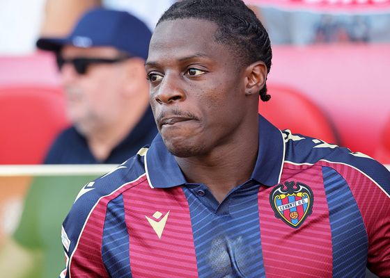 El triste regreso de Etta Eyong a La Cerámica: sin gol y pagando por jugar