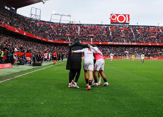 Indignación con LaLiga y reproches a la directiva por el horario del Sevilla - Espanyol de la jornada 35 