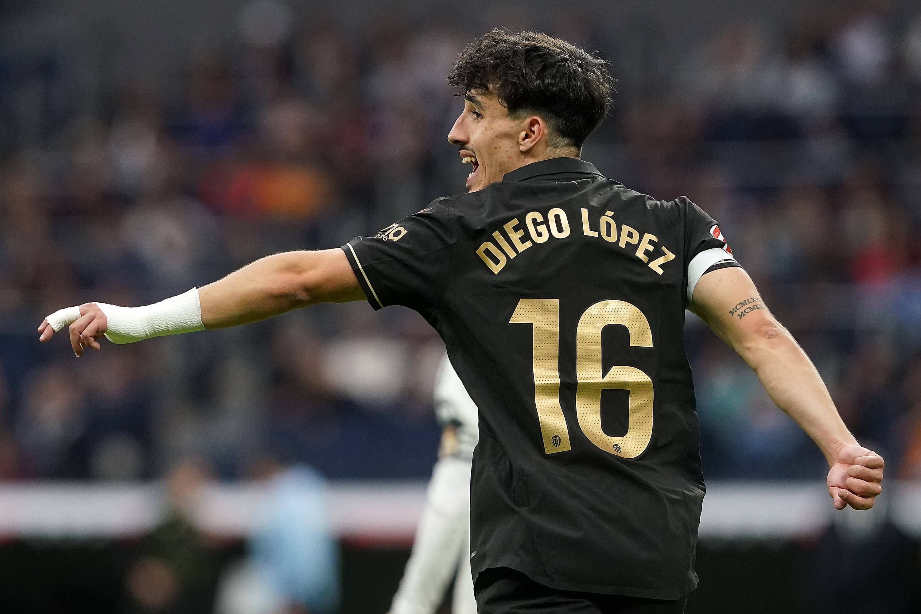 Posturas alejadas con Diego López