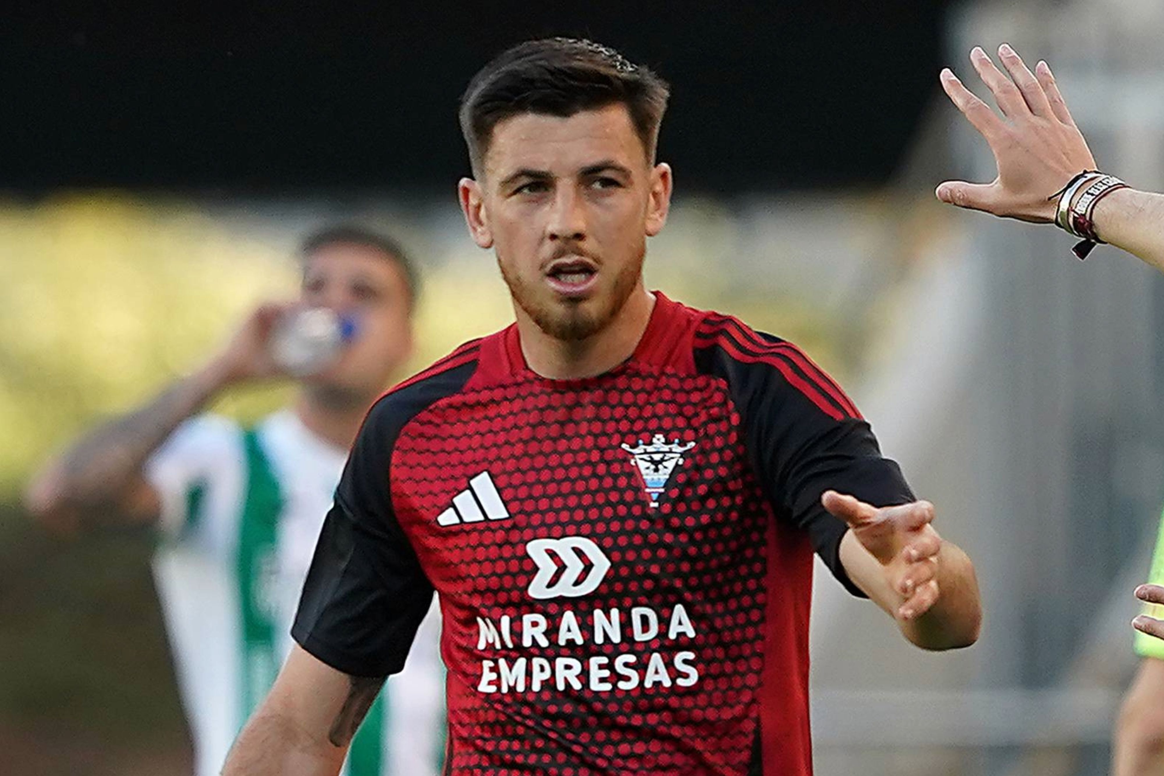 Negociaciones para firmar a Alberto Reina