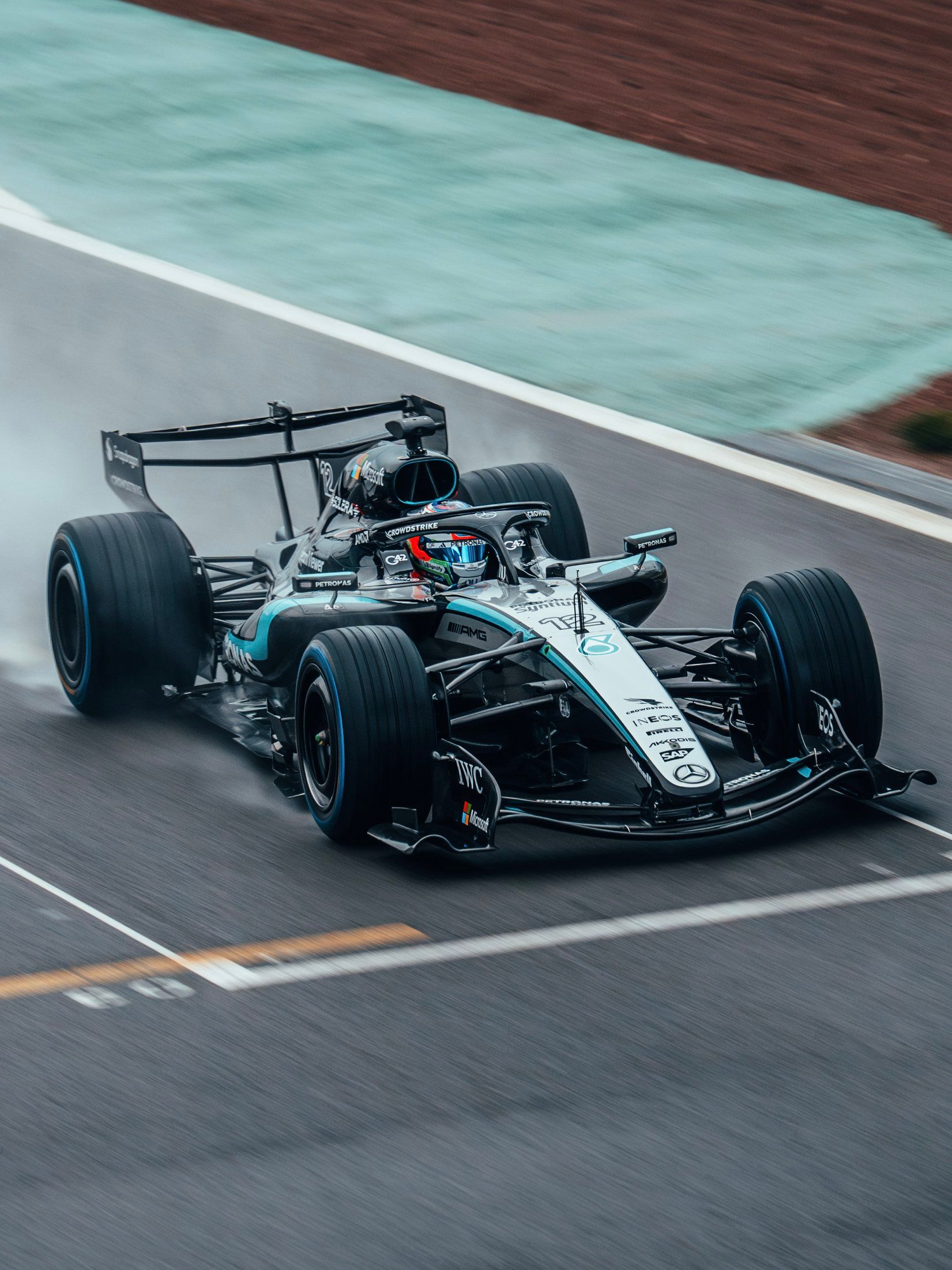Mercedes sigue metiendo miedo en los tests de Montmeló