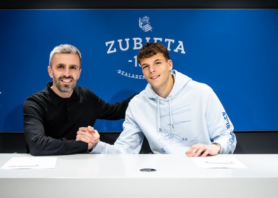 La Real Sociedad renueva a su joven portero comodín con vistas al futuro