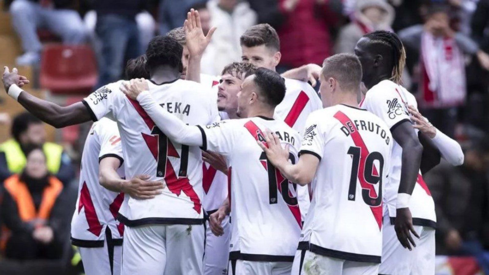 "El Rayo Vallecano es uno de los favoritos para ganar la Conference League"