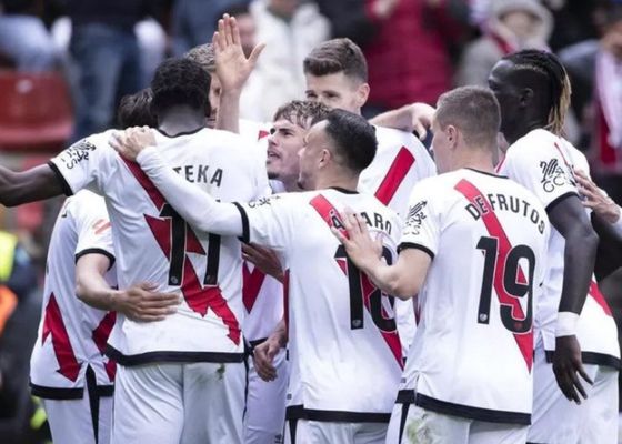 "El Rayo Vallecano es uno de los favoritos para ganar la Conference League"