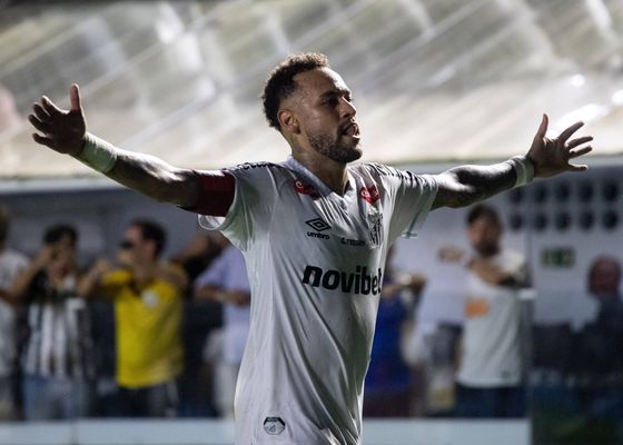 Ancelotti, ante un dilema: Neymar vuelve a llamar a la puerta a base de goles