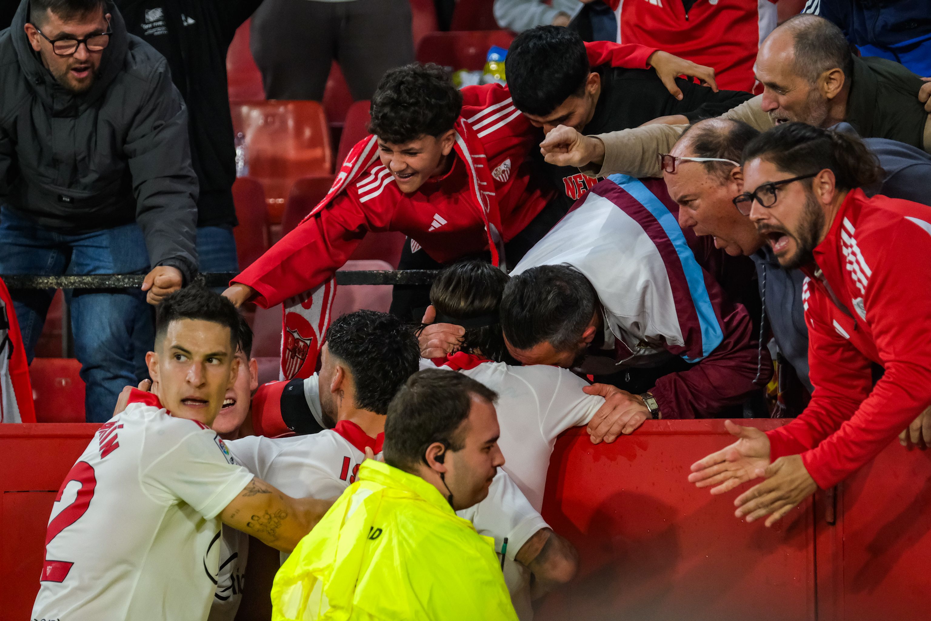 Gudelj, agradecido a una afición "increíble", admite que "era el día de darlo todo", porque "el Atlético tiene partidos más importantes"