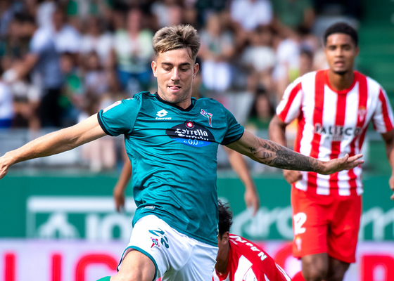 Girona y Celta de Vigo pugnan por este delantero de Segunda División