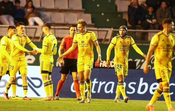 Racing Ferrol 0-2 Mirandés: Victoria de peso para alejarse del descenso