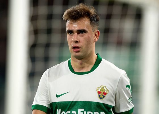 Valencia y RC Celta se mueven para intentar el fichaje de Álvaro Núñez y el Elche deja clara su postura