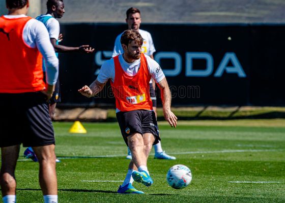 Corberán prepara cambios en el Valencia para asaltar San Mamés