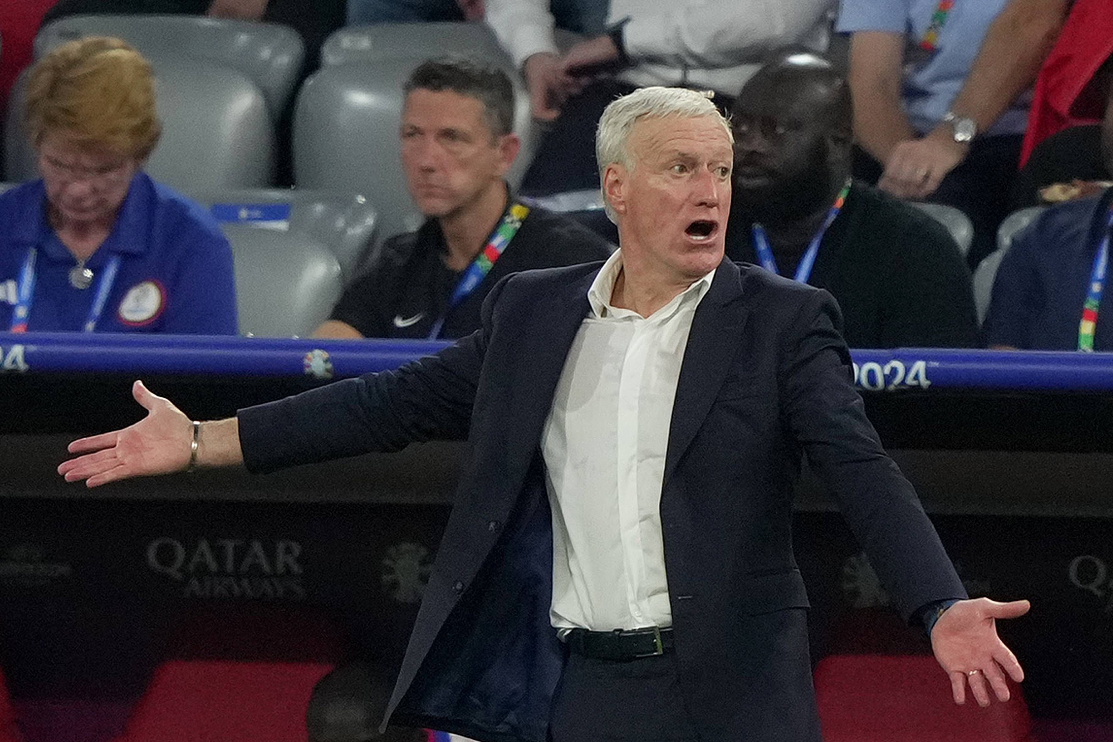 Deschamps, confirmado hasta 2026