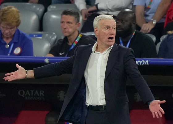 Deschamps, confirmado hasta 2026