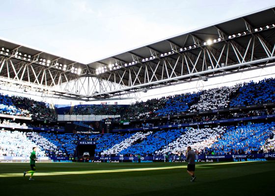 Atropello masivo en los alrededores del RCDE Stadium que deja heridos