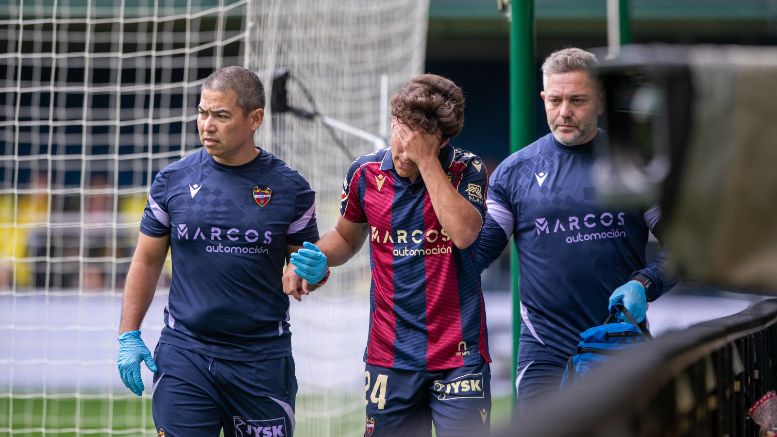 El Levante entra en pánico con las lesiones de Carlos Álvarez y Tunde
